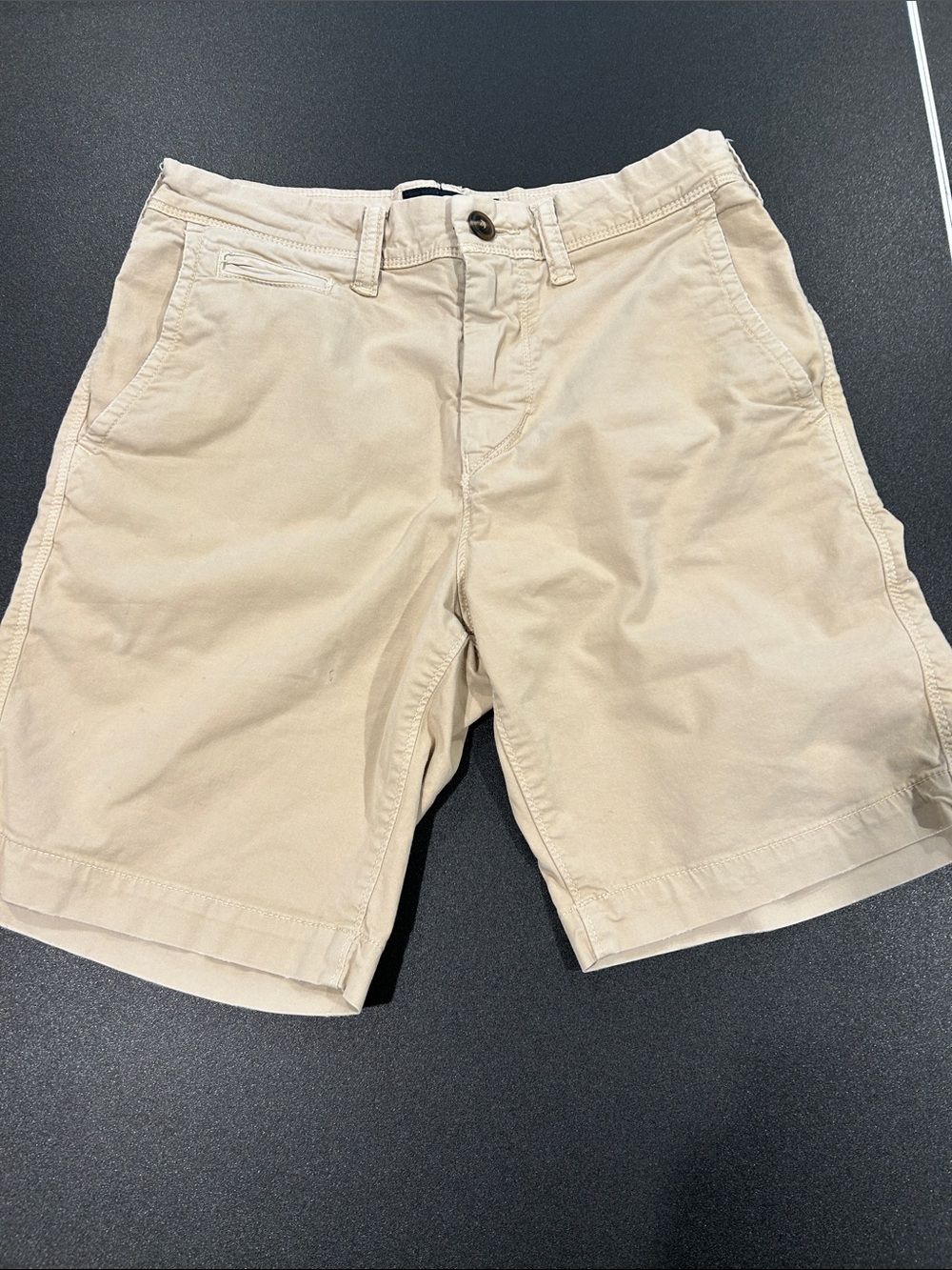 American Eagle khaki shorts size 26